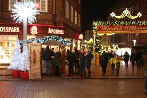 Weihnachtsmarkt - Glühweinverkauf